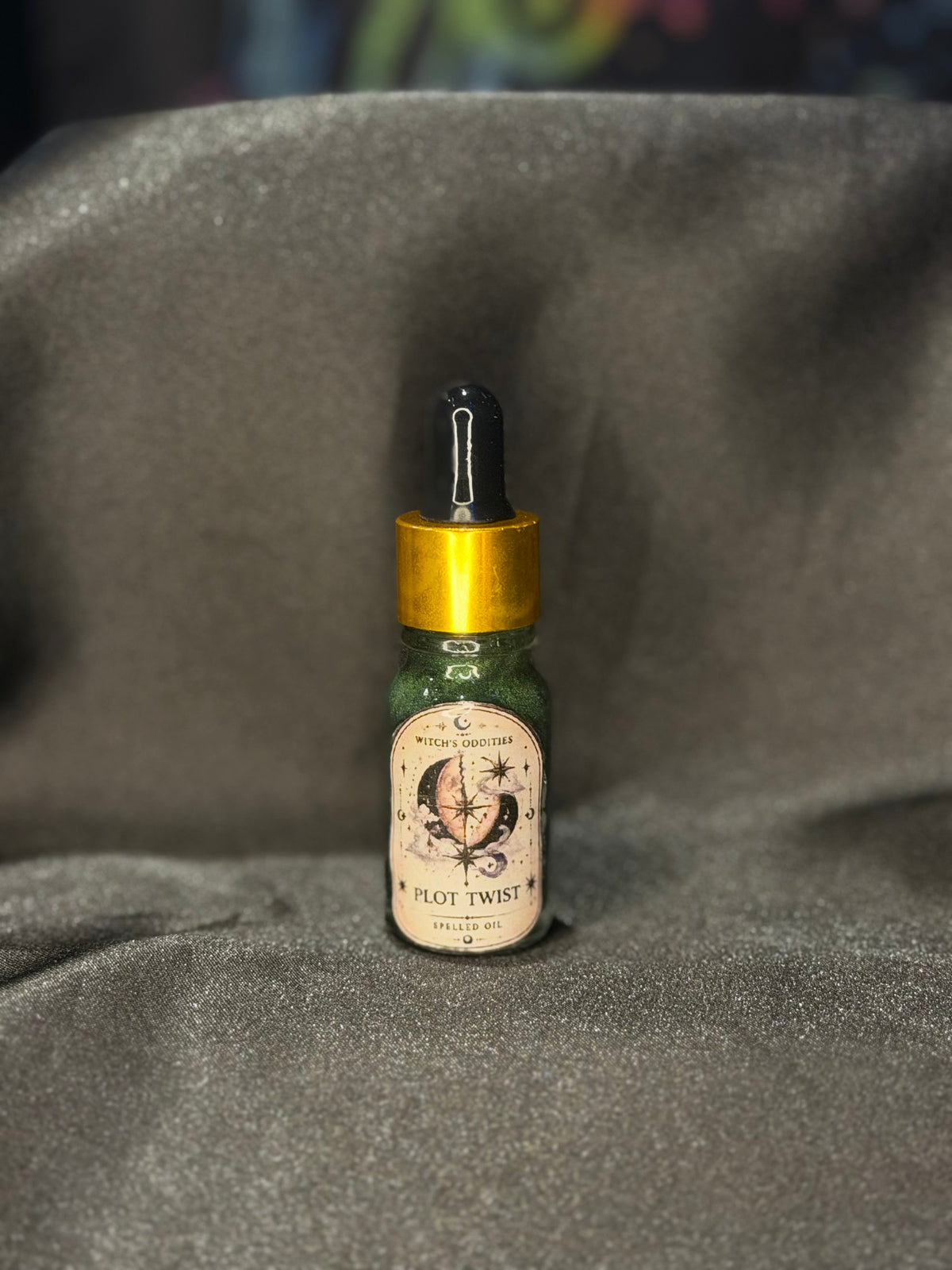 [WITCH'S ODDITIES] Plot Twist Spelled Oil