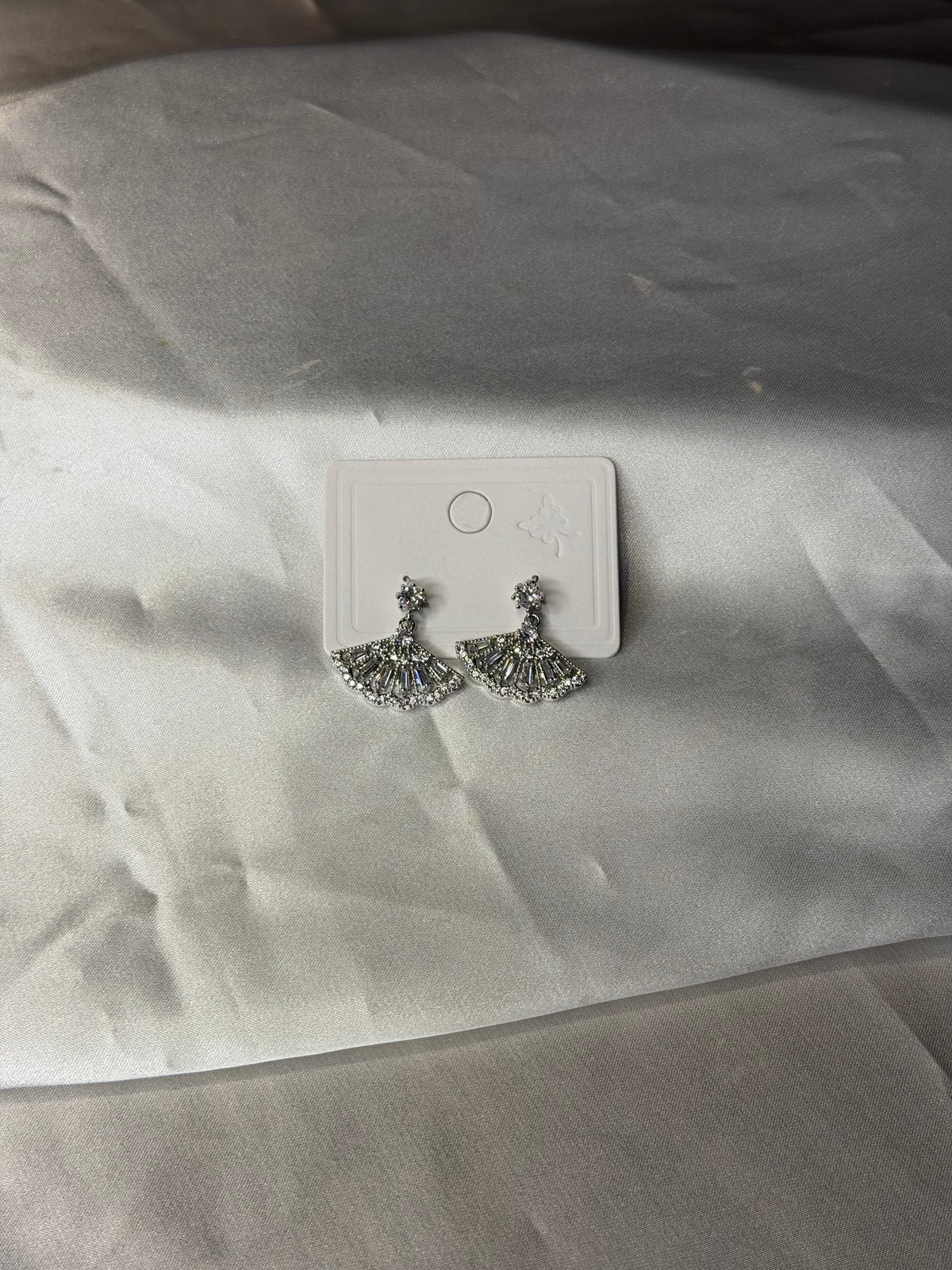 [D.O.T.D] Double H Spelled Earrings (Hecate × Hades)