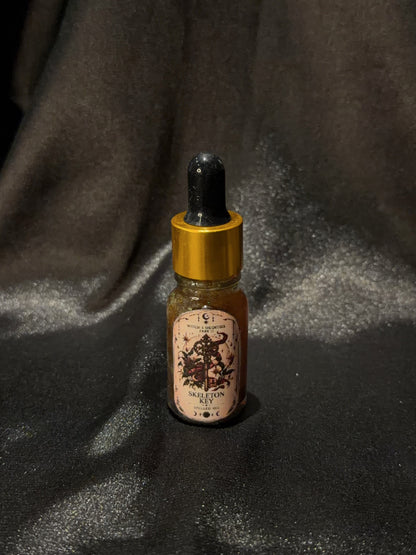 [WITCH'S ODDITIES] Skeleton Key Spelled Oil