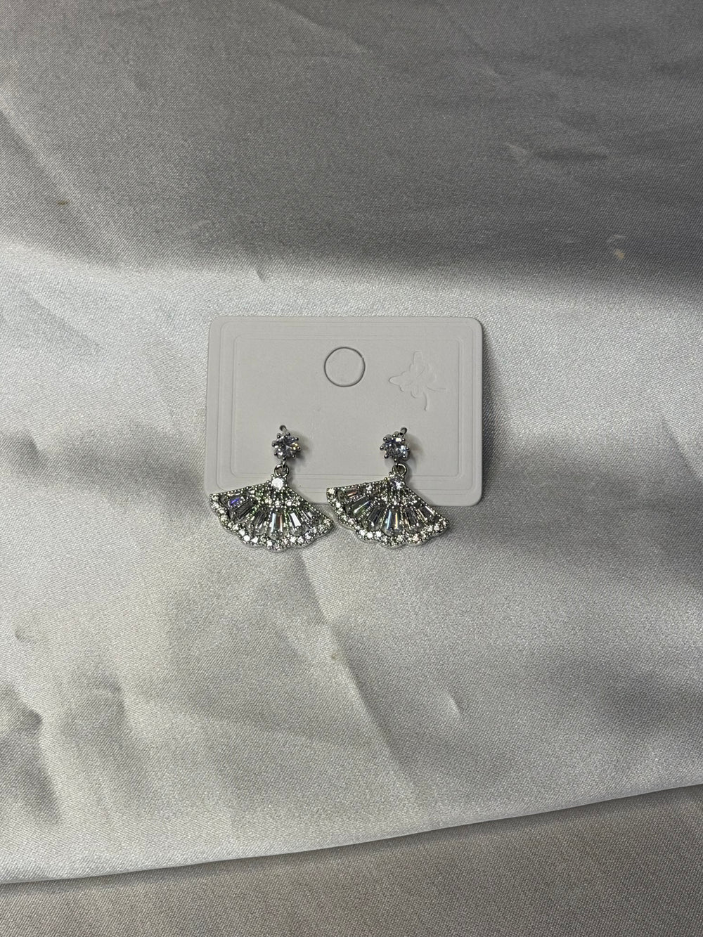 [D.O.T.D] Double H Spelled Earrings (Hecate × Hades)