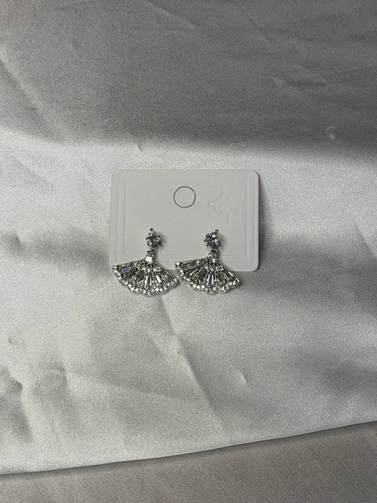 [D.O.T.D] Double H Spelled Earrings (Hecate × Hades)