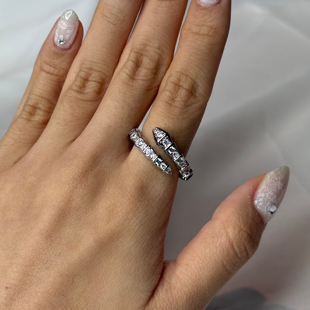 [LIMITED EDITION] Golden Fangs Spelled Ring