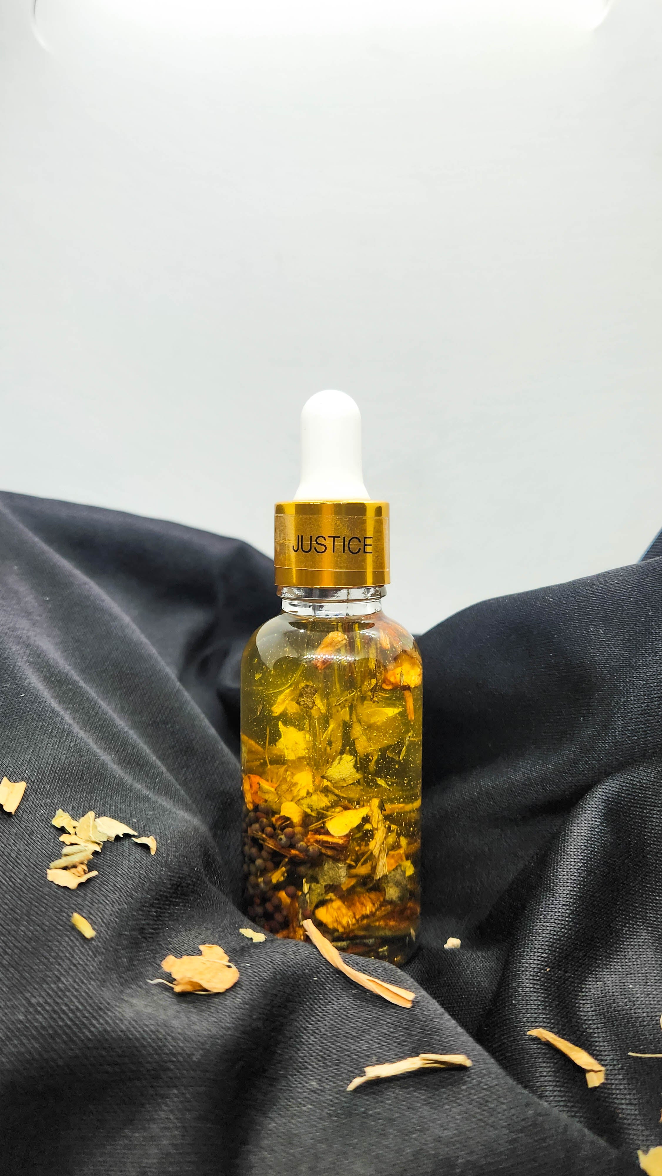 [LIMITED EDITION] Triple Charged Justice Oil THE LOVE WITCH SINGAPORE