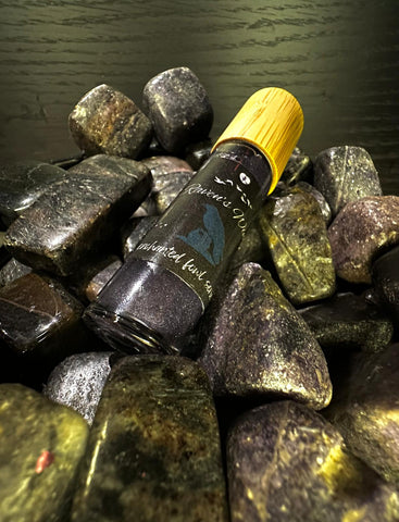 [ENCHANTED FOWL SERIES] Raven's Wing Spelled Oil